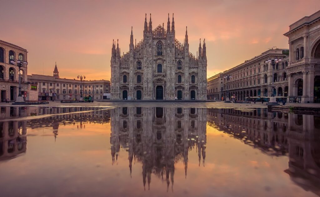 Keindahan Arsitektur Katedral Duomo di Milano